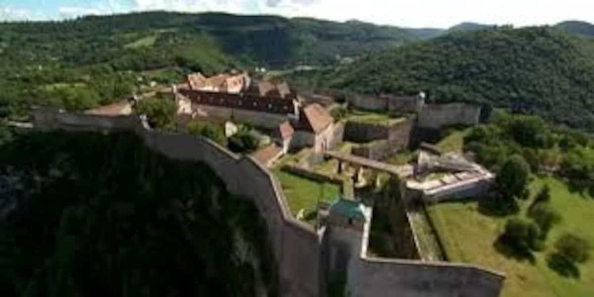 Gite 3 Etoiles "Entre Sources Et Riviere" Besancon Vaire-le-Grand Bagian luar foto