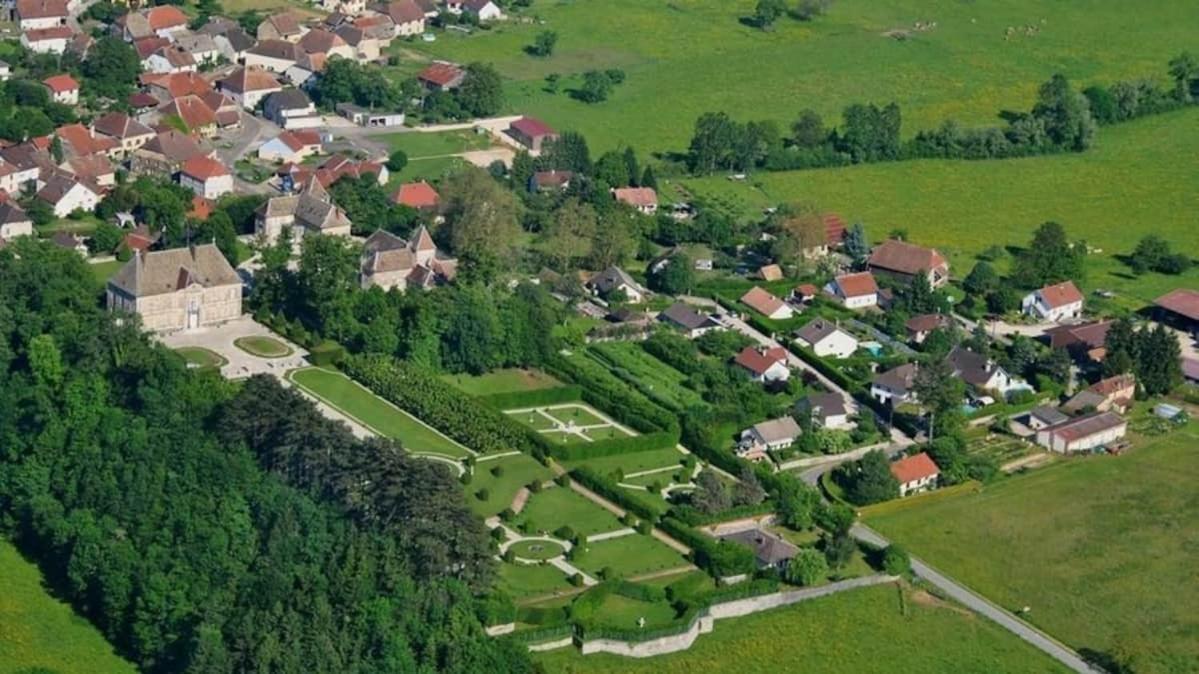 Gite 3 Etoiles "Entre Sources Et Riviere" Besancon Vaire-le-Grand Bagian luar foto