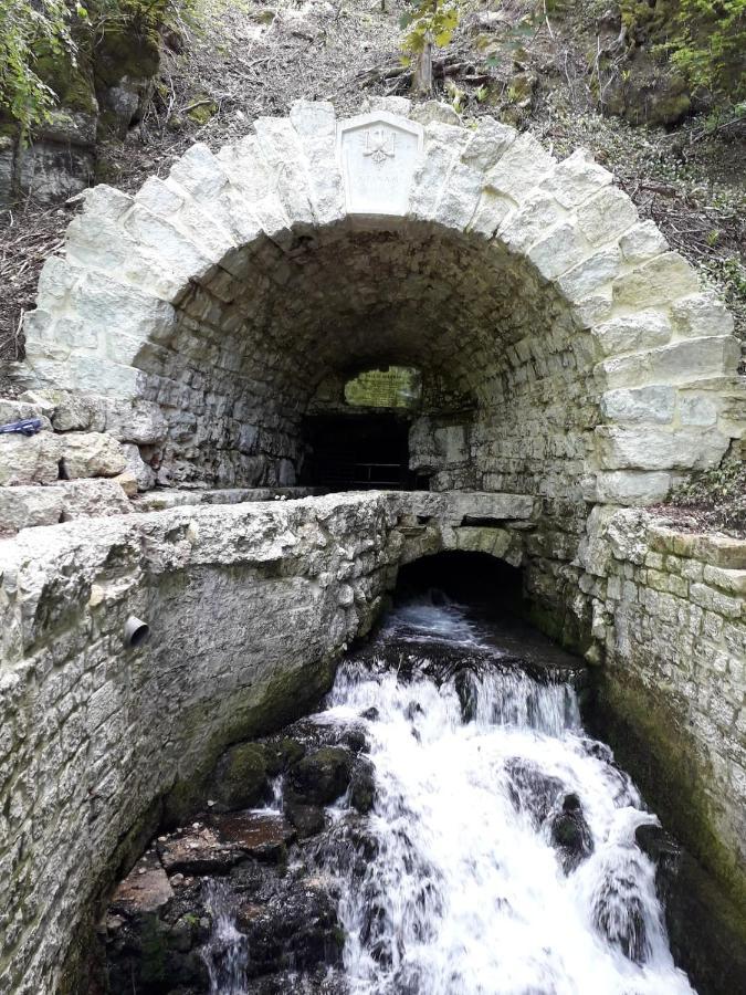 Gite 3 Etoiles "Entre Sources Et Riviere" Besancon Vaire-le-Grand Bagian luar foto